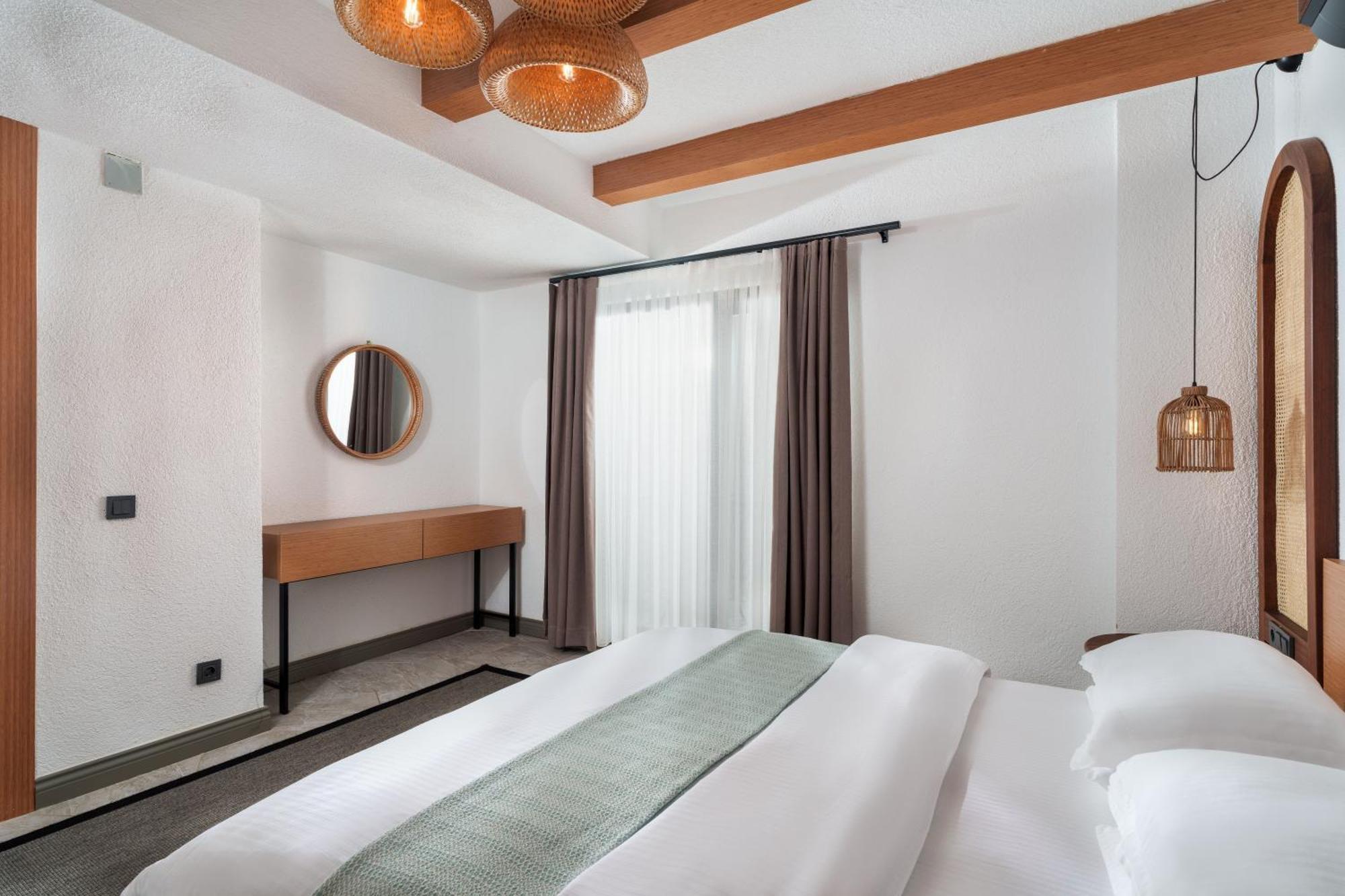 Lupia Hotel *