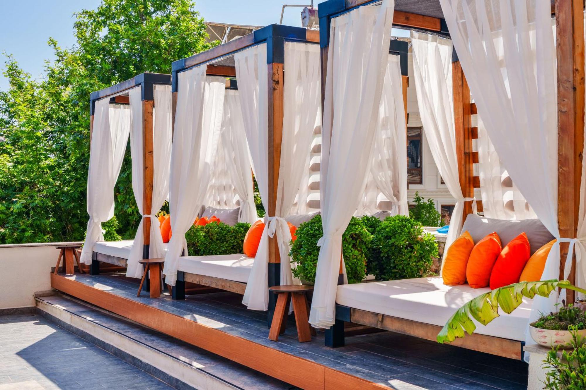 Lupia Hotel *